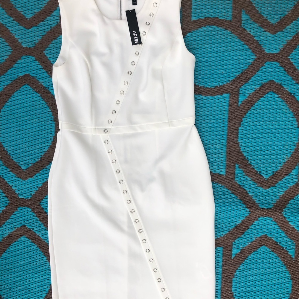 NWT APT 9 White Sleeveless Dress bodycon size 10. Metal zipper,